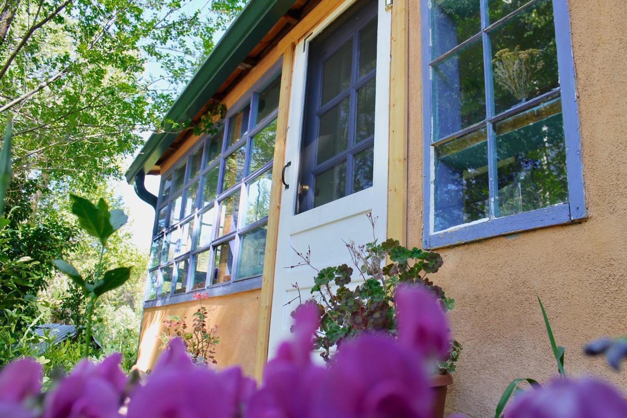 Taos Goji Farm & Eco-Lodge Retreat Arroyo Seco المظهر الخارجي الصورة