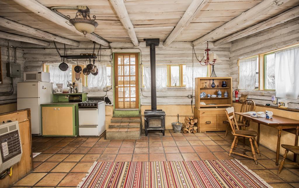 Taos Goji Farm & Eco-Lodge Retreat Arroyo Seco المظهر الخارجي الصورة