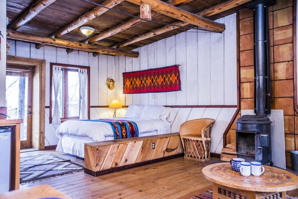 Taos Goji Farm & Eco-Lodge Retreat Arroyo Seco المظهر الخارجي الصورة