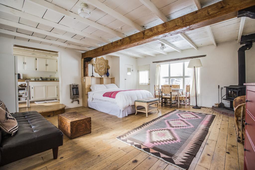 Taos Goji Farm & Eco-Lodge Retreat Arroyo Seco المظهر الخارجي الصورة